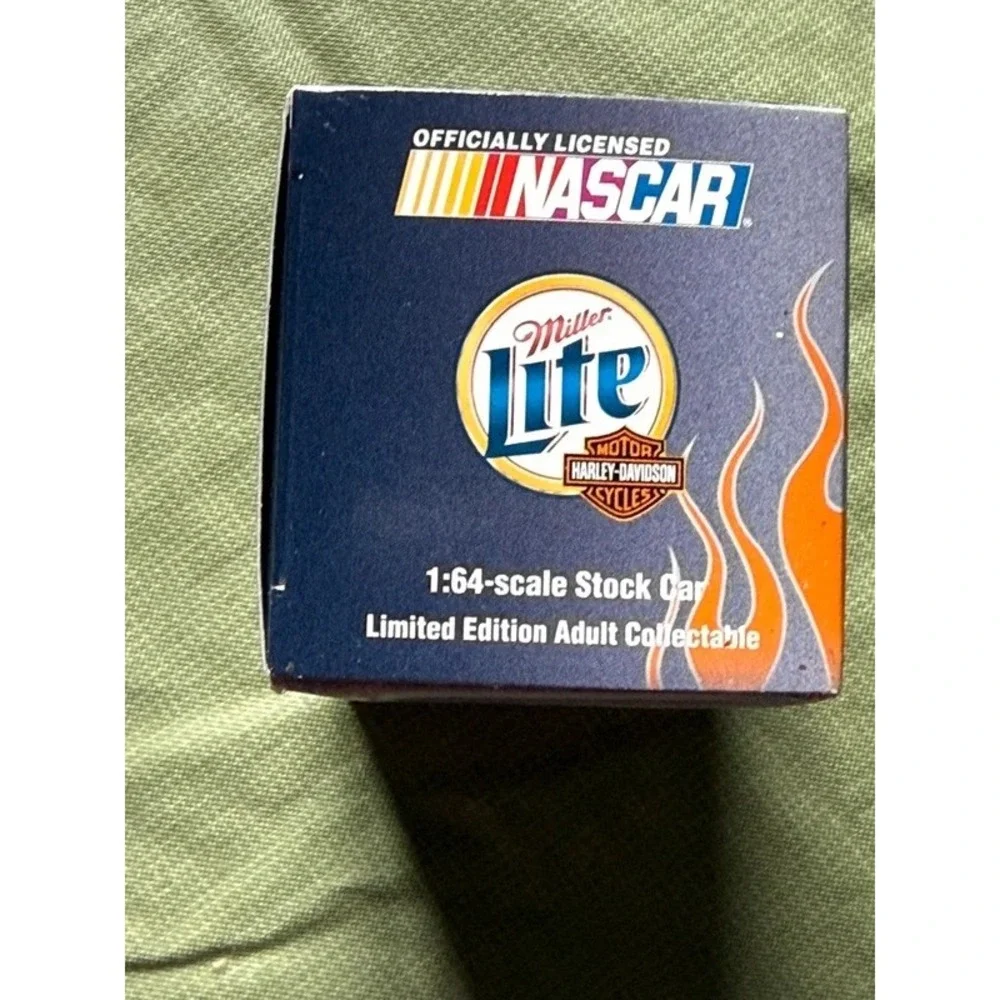 Rusty Wallace #2 Miller Lite Harley Davidson 2002 Taurus 1:64 Diecast car